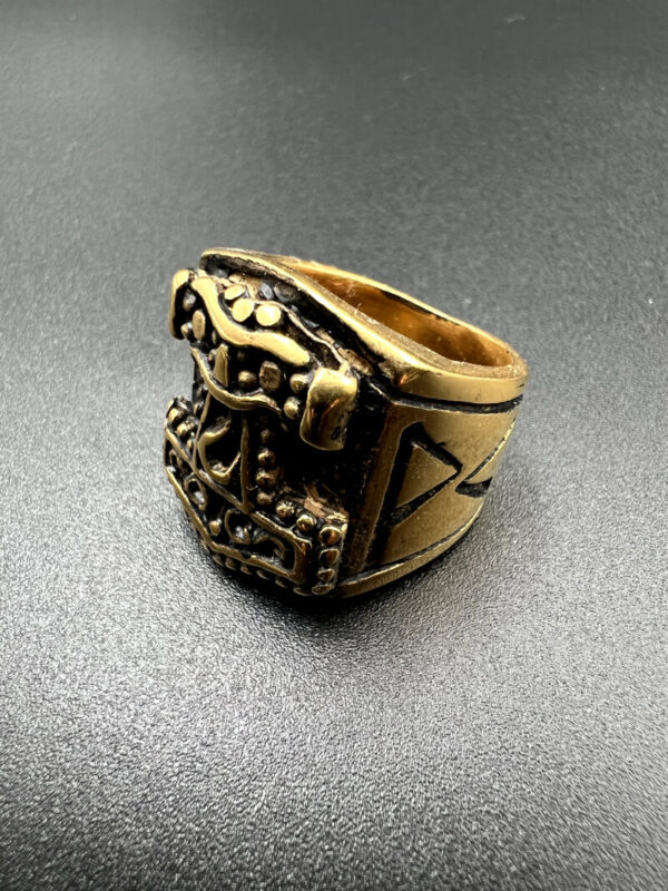 Antic gold ring