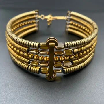 Amber glass choker